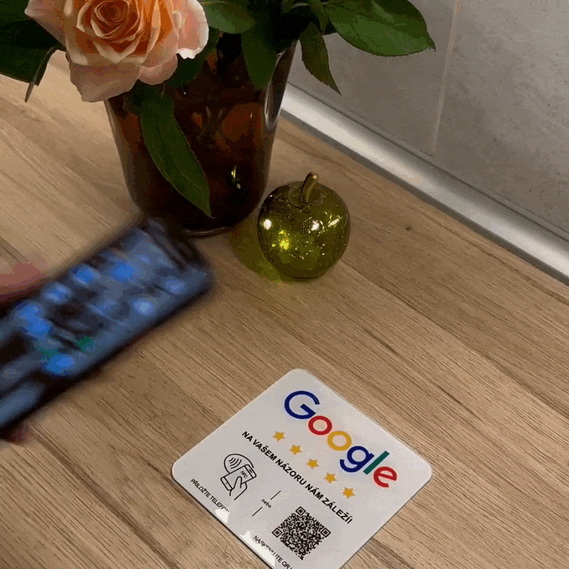 NFC a QR recenzní karta - Google