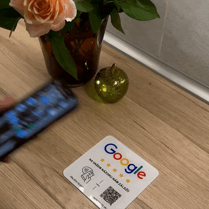 NFC a QR recenzní karta - Google